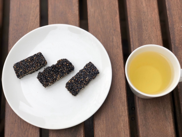 手工微甜黑芝麻酥糖 2