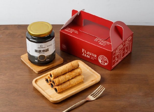 新勝裕超濃花生醬蛋捲+黑芝麻醬蛋捲+可可榛果蛋捲+肉鬆蛋捲 3